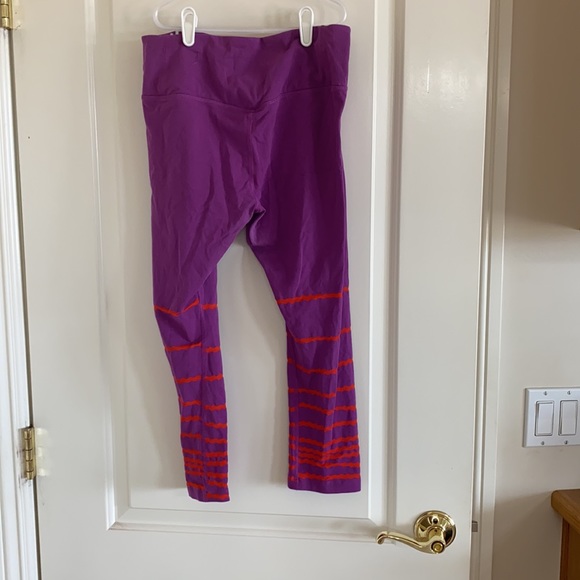 GUC Nike purple w/orange stripe crops - Picture 2 of 6